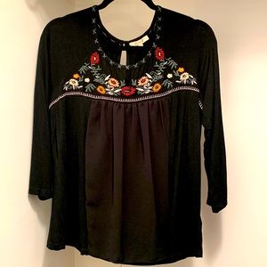 Black top 3/4 length sleeve